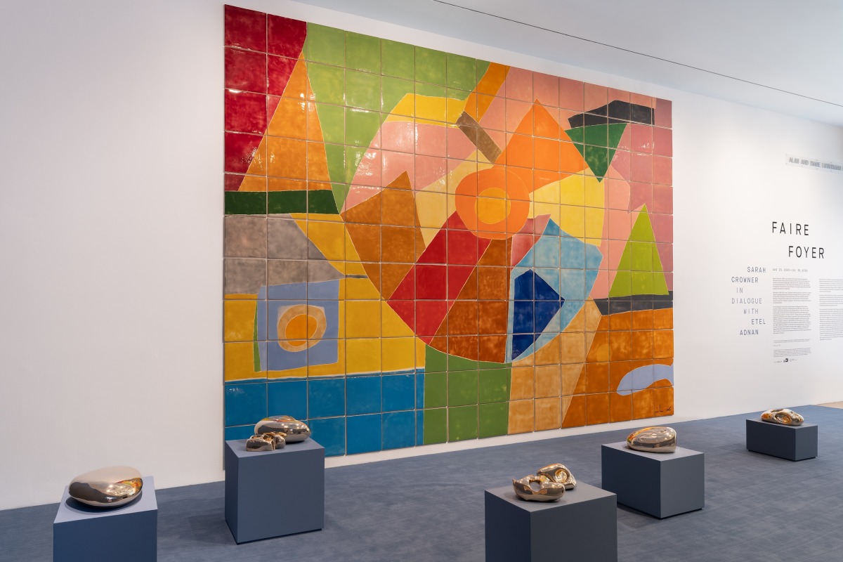 Installation view: Faire Foyer: Sarah Crowner in Dialogue with Etel Adnan, The Bass Museum of Art, Miami, 2025, photo: Zaire Aranguren, courtesy of The Bass Museum of Art, Miami
