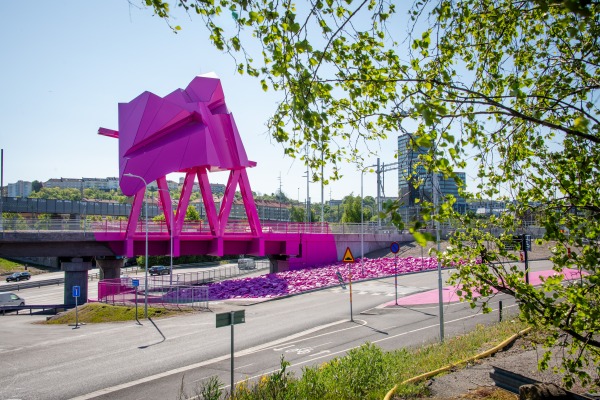 Katharina Grosse, bLINK, 2025, The West Link, Gothenburg, commissioned by the Public Art Agency Sweden, photo: Ricard Estay / Statens konstråd © VG Bild-Kunst, Bonn 2025