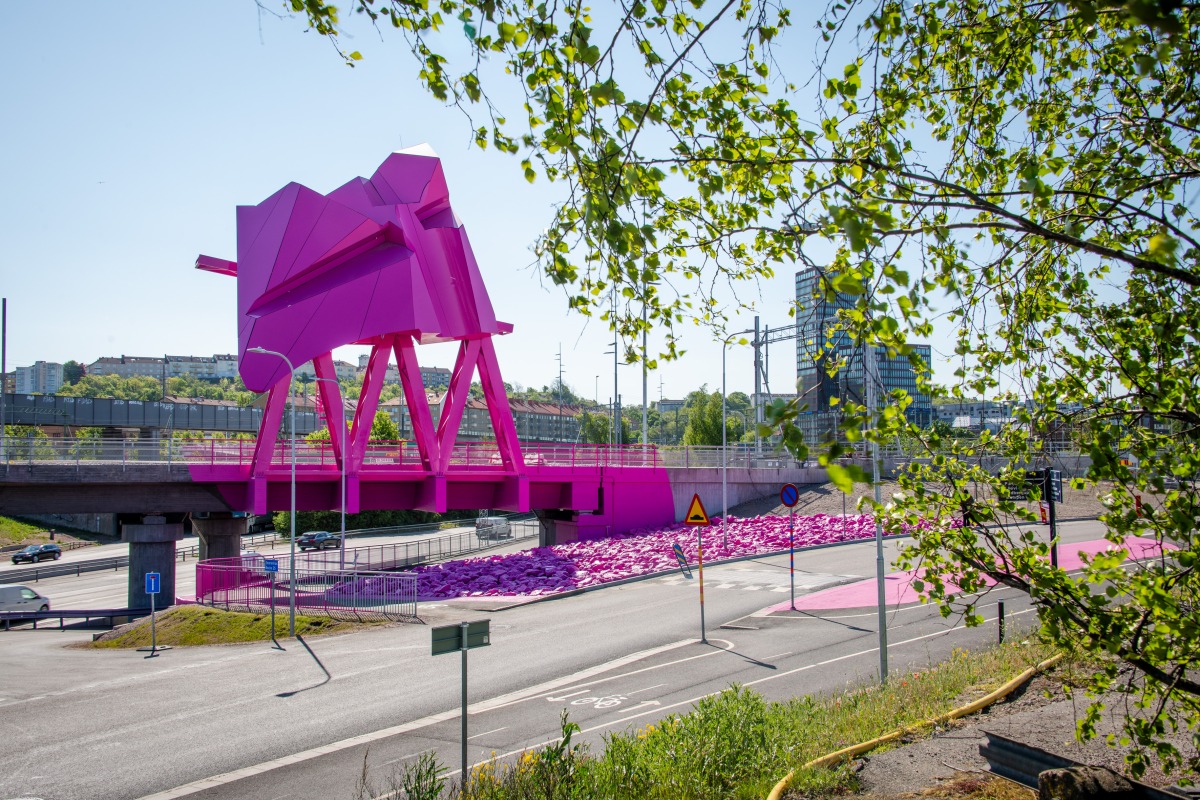Katharina Grosse, bLINK, 2025, The West Link, Gothenburg, commissioned by the Public Art Agency Sweden, photo: Ricard Estay / Statens konstråd © VG Bild-Kunst, Bonn 2025